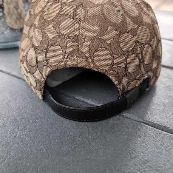 Coach Hat - Picture 7 of 7